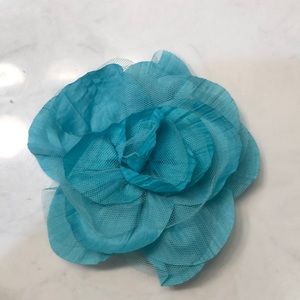 Thirty-One Flower Accent